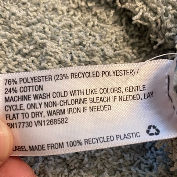 NWT universal thread light green shag looking v neck sweater. L - Picture 8 of 8